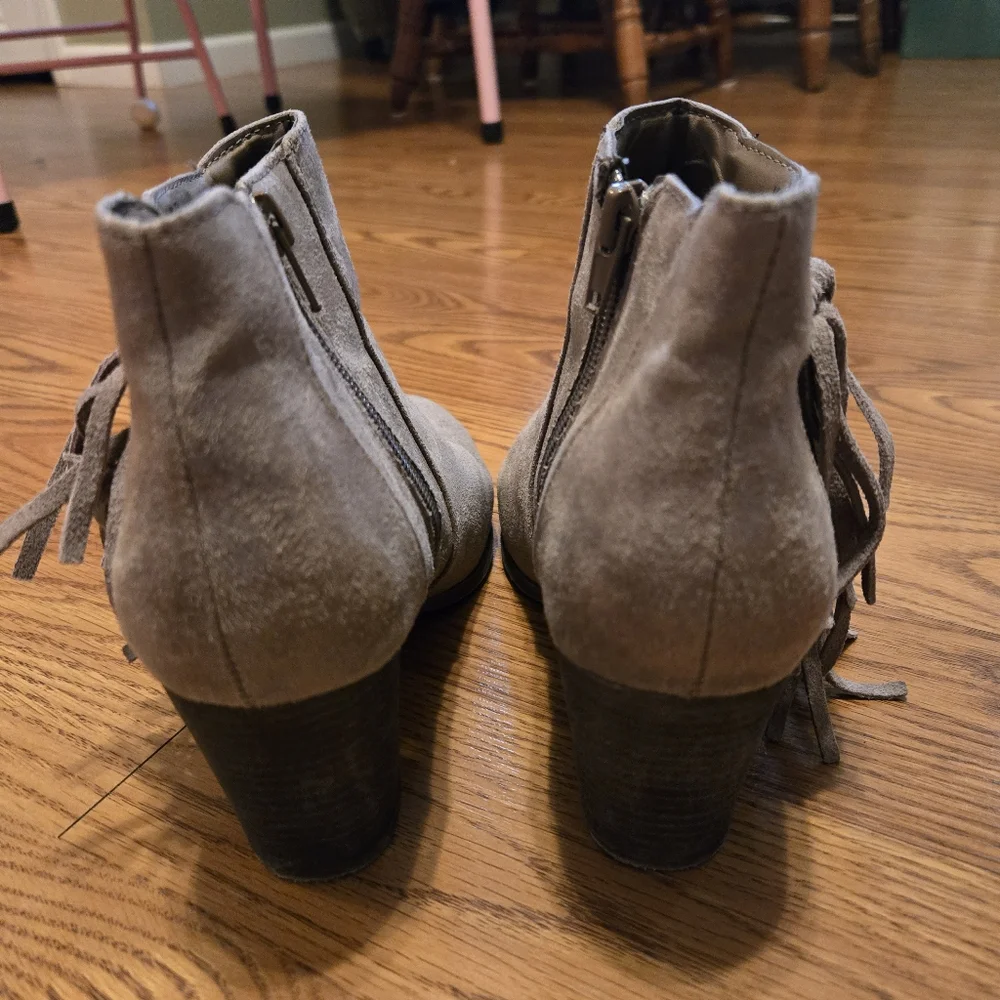 Faded Glory Clover Ankle Boots Gray Heels Faux Suede Fringe Tassels Western 7